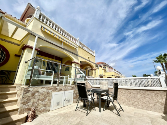 3-bedroom House In Cabo Roig, Spain (64 M²)