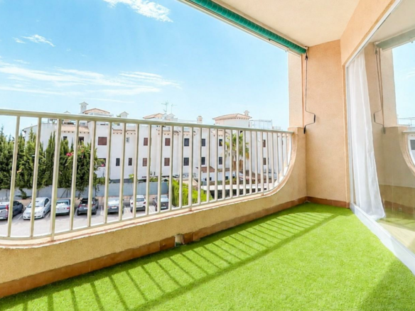 3-bedroom Apartment In Orihuela Costa, Spain (106 M²)