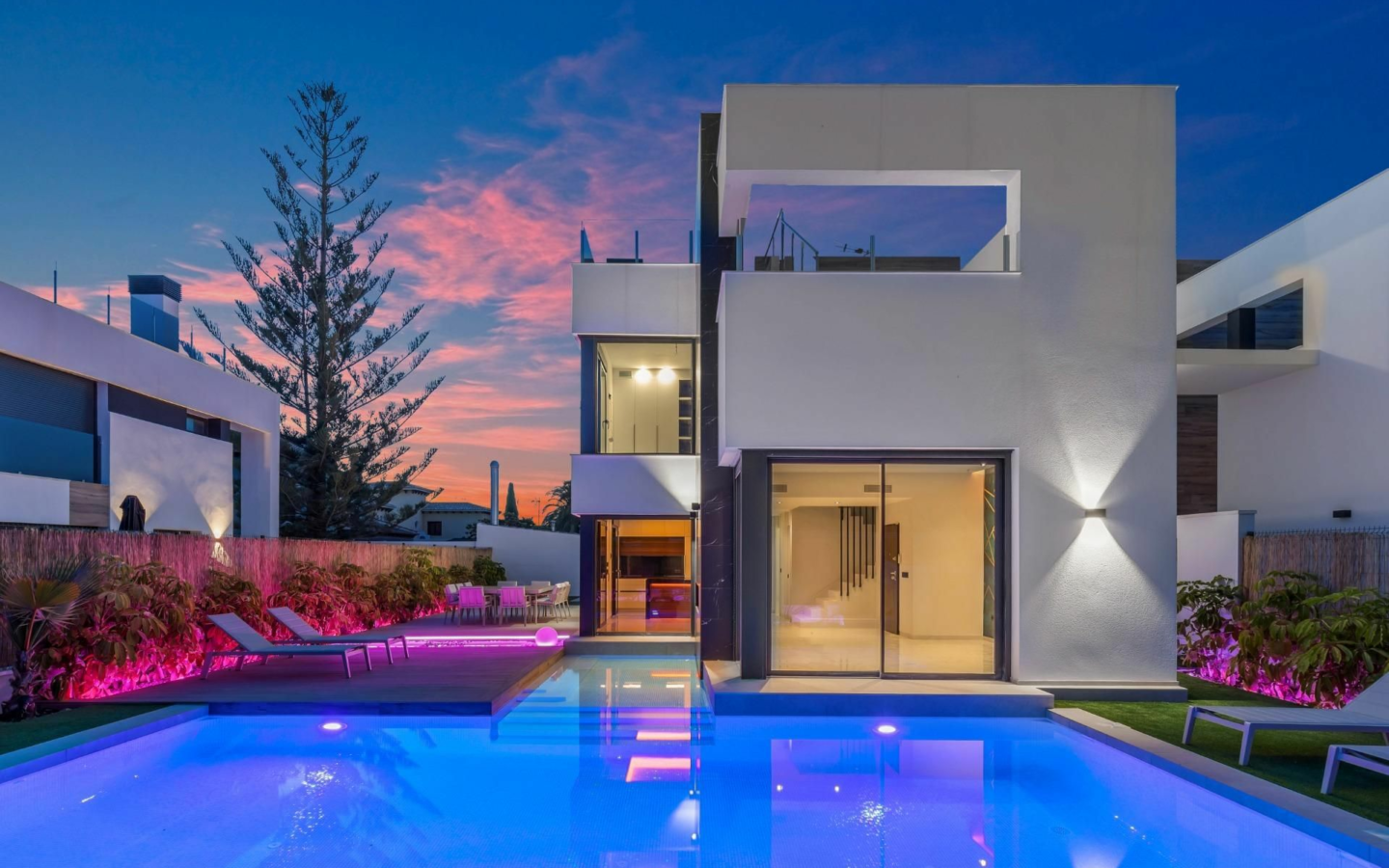 3-bedroom Villa In Torrevieja, Spain (126 M²)
