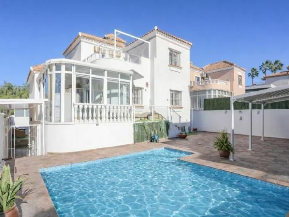 4-bedroom Villa In Orihuela Costa, Spain (270 M² Plot)
