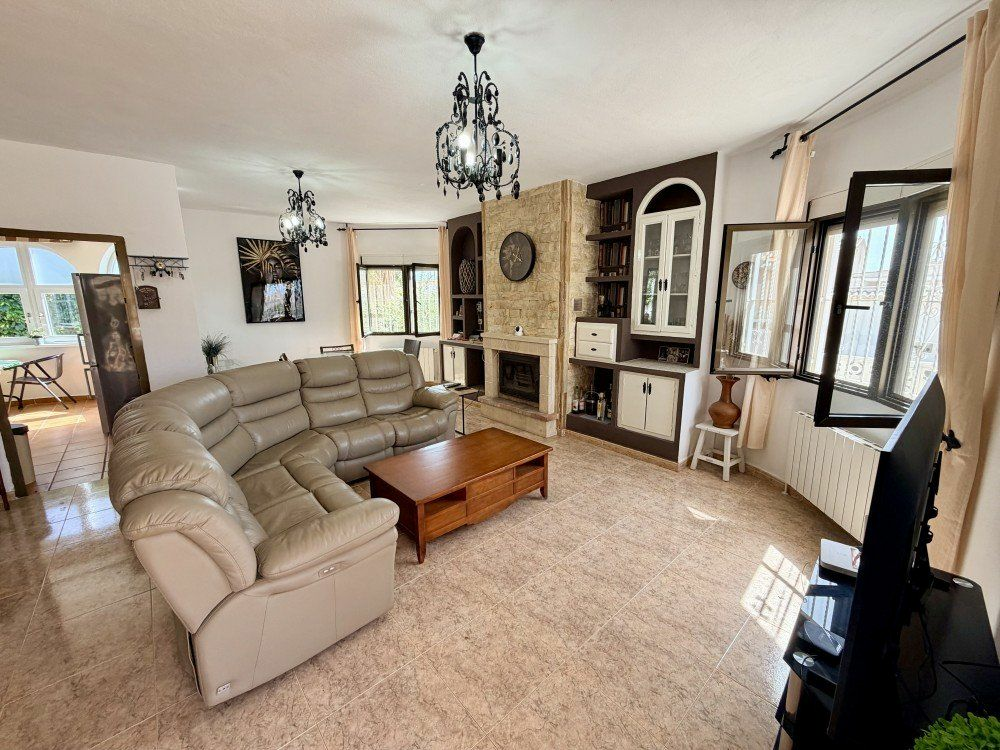 3-bedroom Villa In Benijofar, Spain (112 M²)
