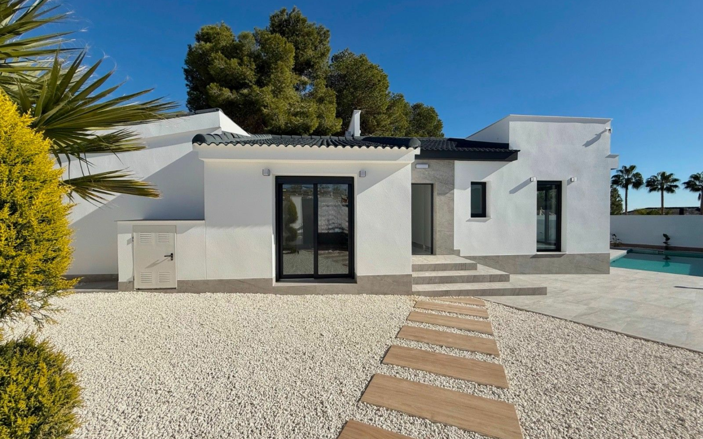 4-bedroom Villa In Rojales, Spain (205 M²)