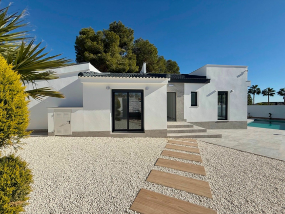4-bedroom Villa In Rojales, Spain (205 M²)