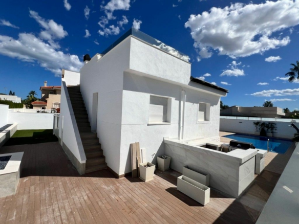 3-bedroom Villa In Almoradi, Spain (165 M²)
