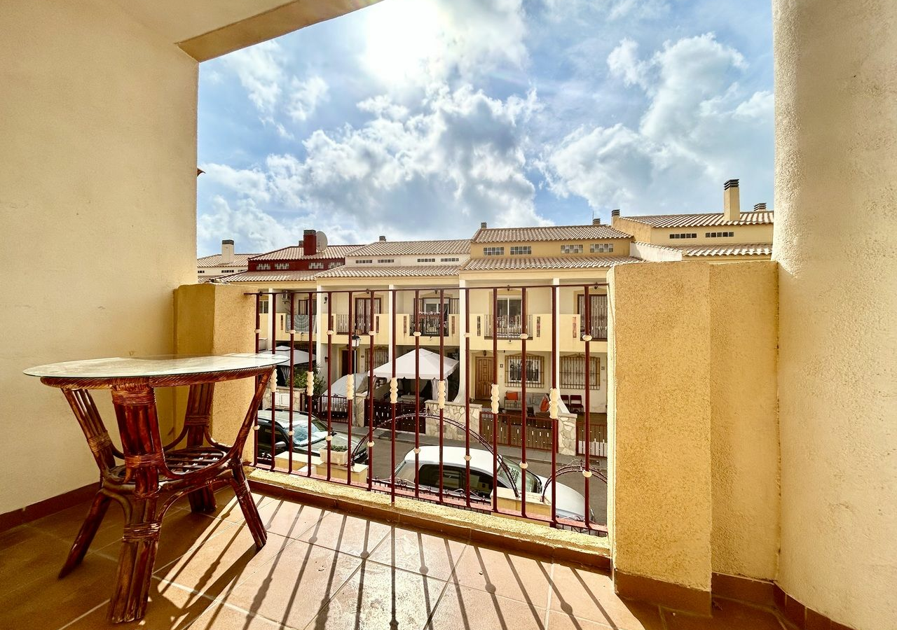 3-bedroom Apartment In Orihuela Costa, Spain (52 M²)