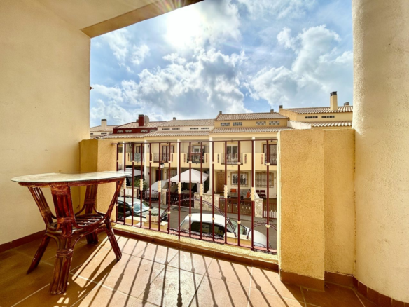3-bedroom Apartment In Orihuela Costa, Spain (52 M²)
