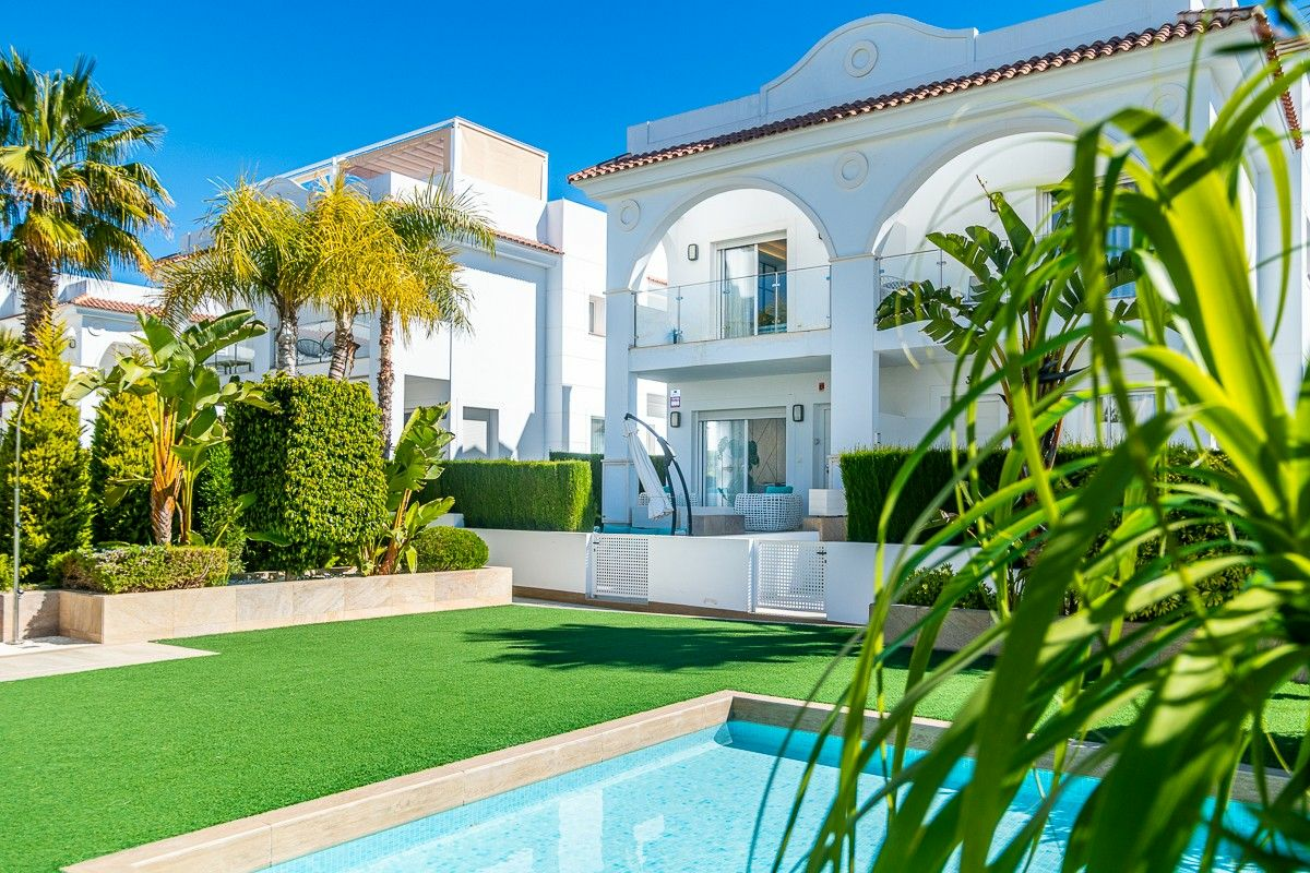 2-bedroom Villa In Almoradi, Spain (134 M²)