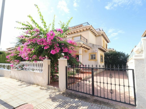 2-bedroom House In Orihuela Costa, Spain (80 M²)