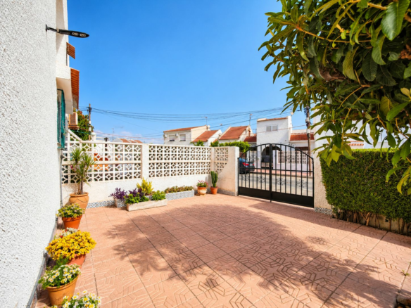 2-bedroom House In Torrevieja, Spain (70 M²)