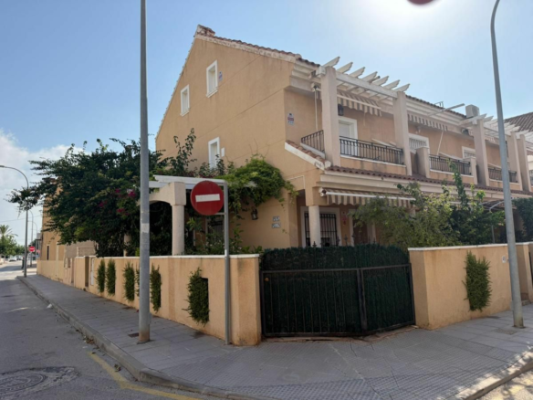 4-bedroom Terraced House In Pilar De La Horadada, Spain (122 M²)