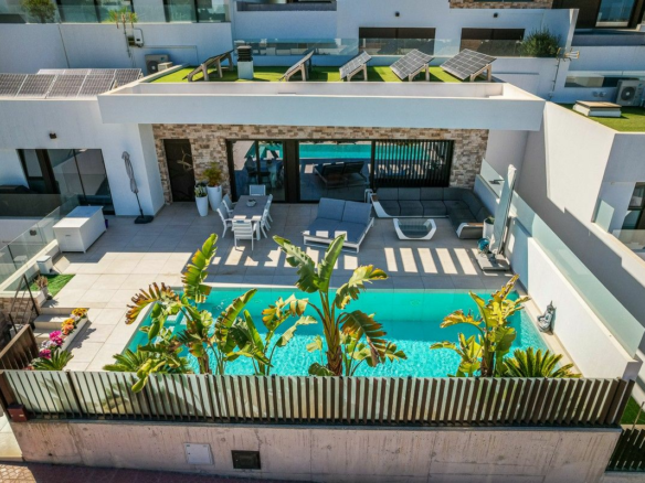 4-bedroom Villa In Formentera Del Segura, Spain (203 M²)