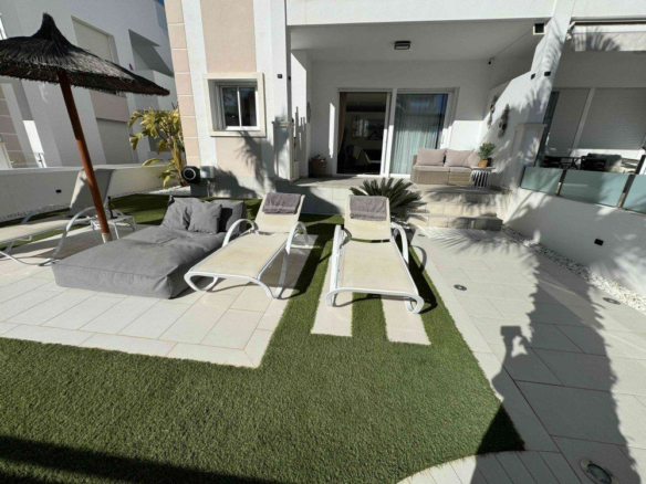 2-bedroom Apartment In Rojales, Spain (82 M²)