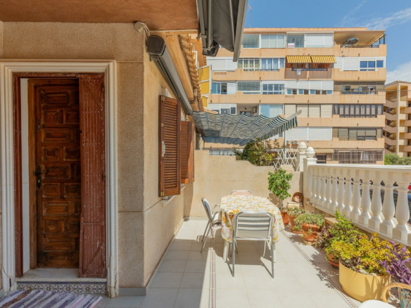 3-bedroom House In Torrevieja, Spain (99 M²)