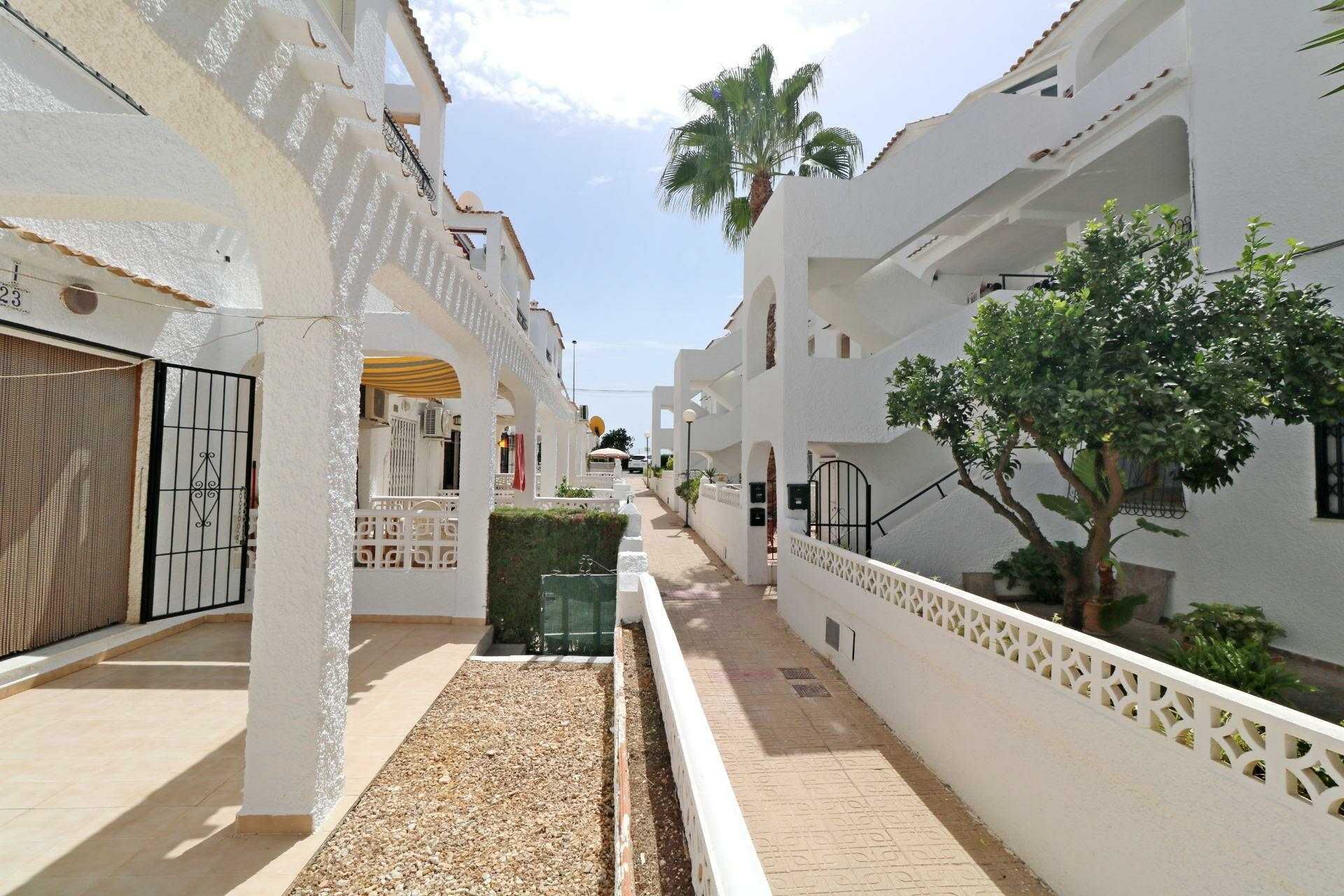 3-bedroom Bungalow In Torrevieja, Spain (80 M²)