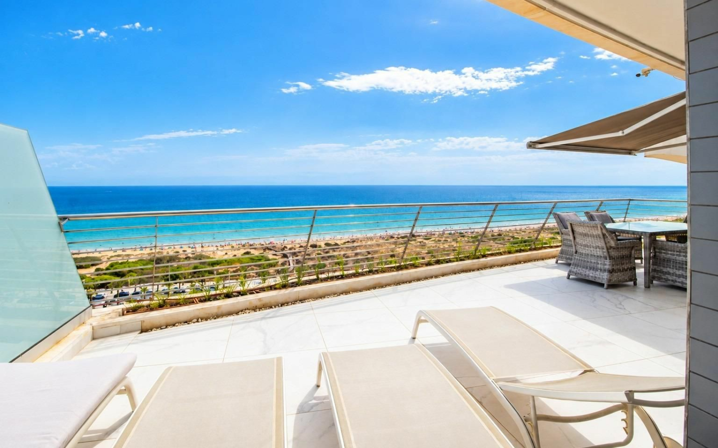 3-bedroom Apartment In Arenales Del Sol, Spain (153 M²)