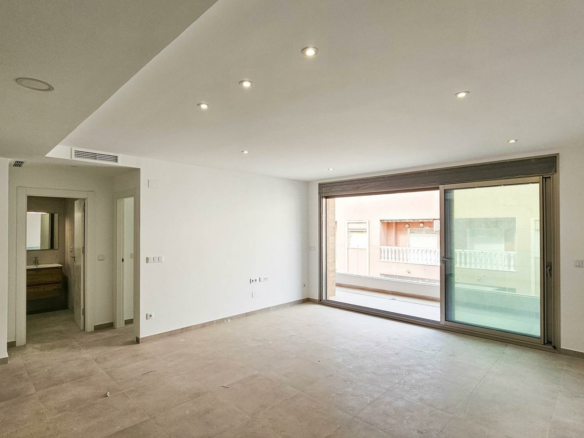 1-bedroom Apartment In Torrevieja, Spain (63 M²)