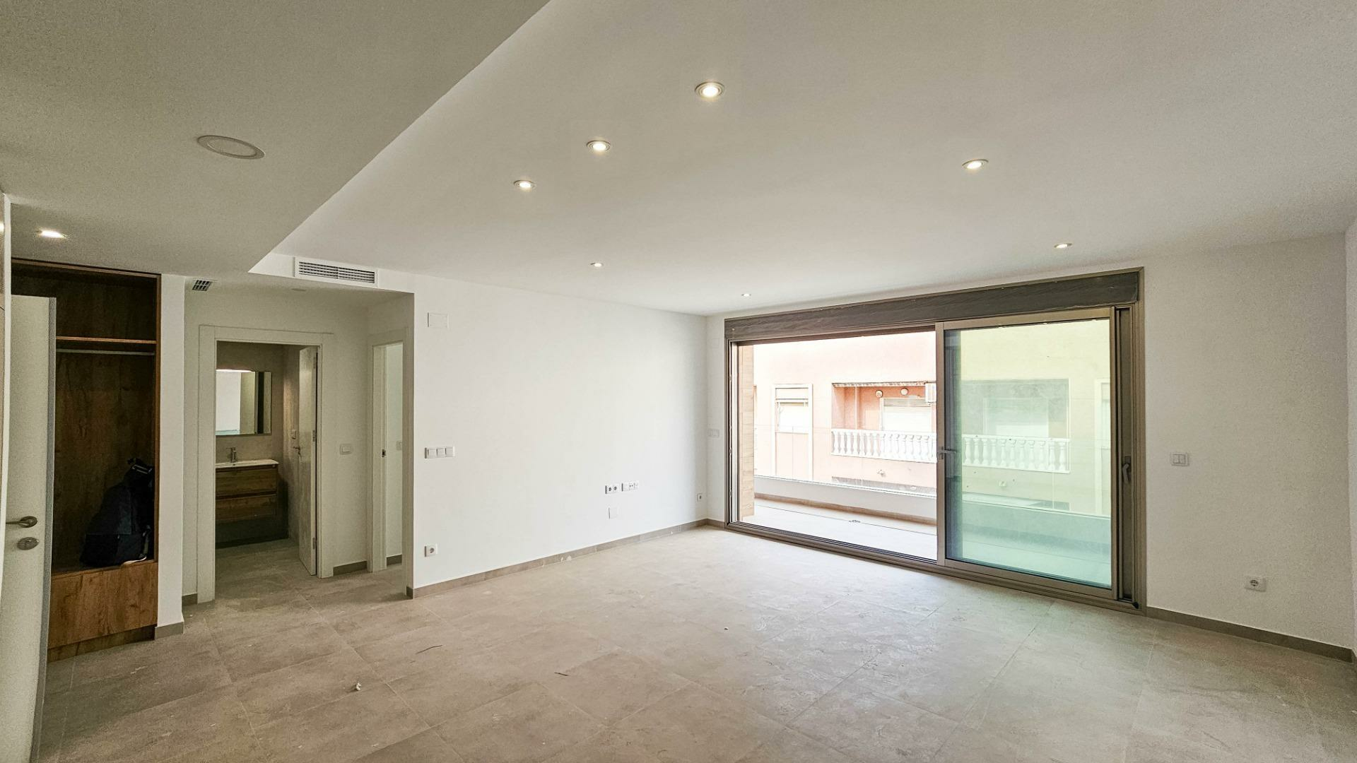 1-bedroom Apartment In Torrevieja, Spain (63 M²)