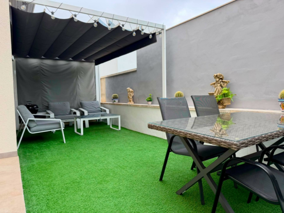 2-bedroom Apartment In Torrevieja, Spain (81 M²)