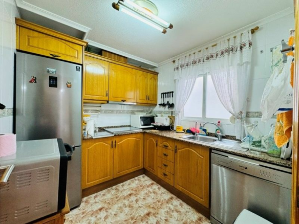 2-bedroom Apartment In Torrevieja, Spain (77 M²)