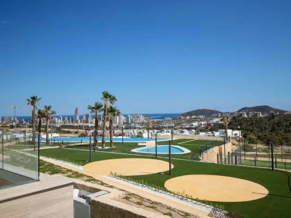 4-bedroom Duplex In Villajoyosa, Spain (256 M²)