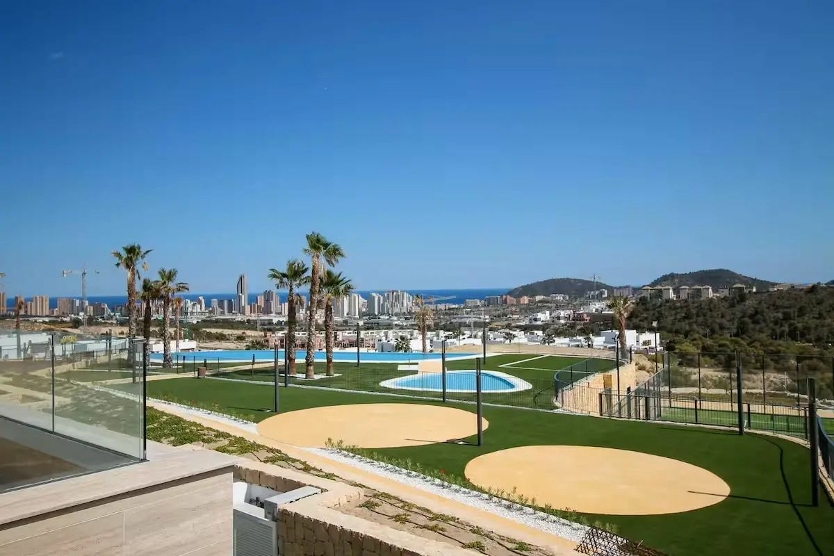 4-bedroom Duplex In Villajoyosa, Spain (256 M²)