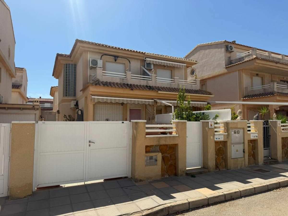 3-bedroom Terraced House In Pilar De La Horadada, Spain