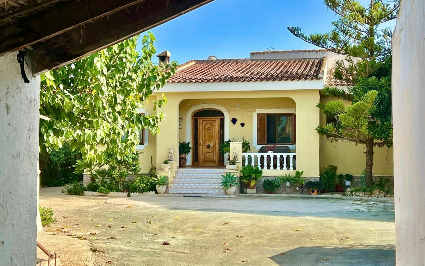 4-bedroom Villa In Daya Vieja, Spain (627 M²)