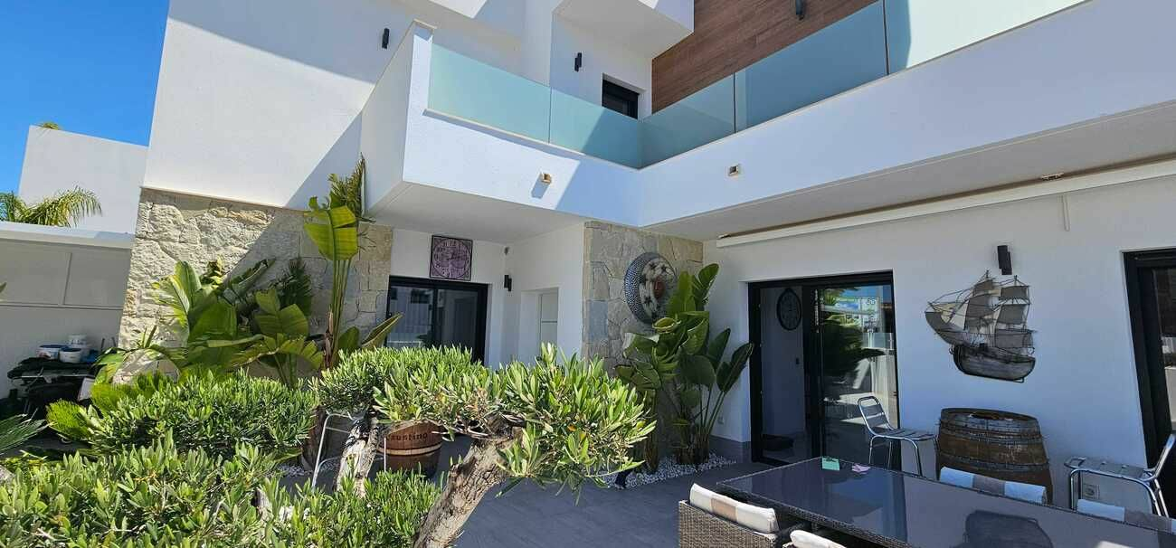 3-bedroom Villa In Los Montesinos, Spain