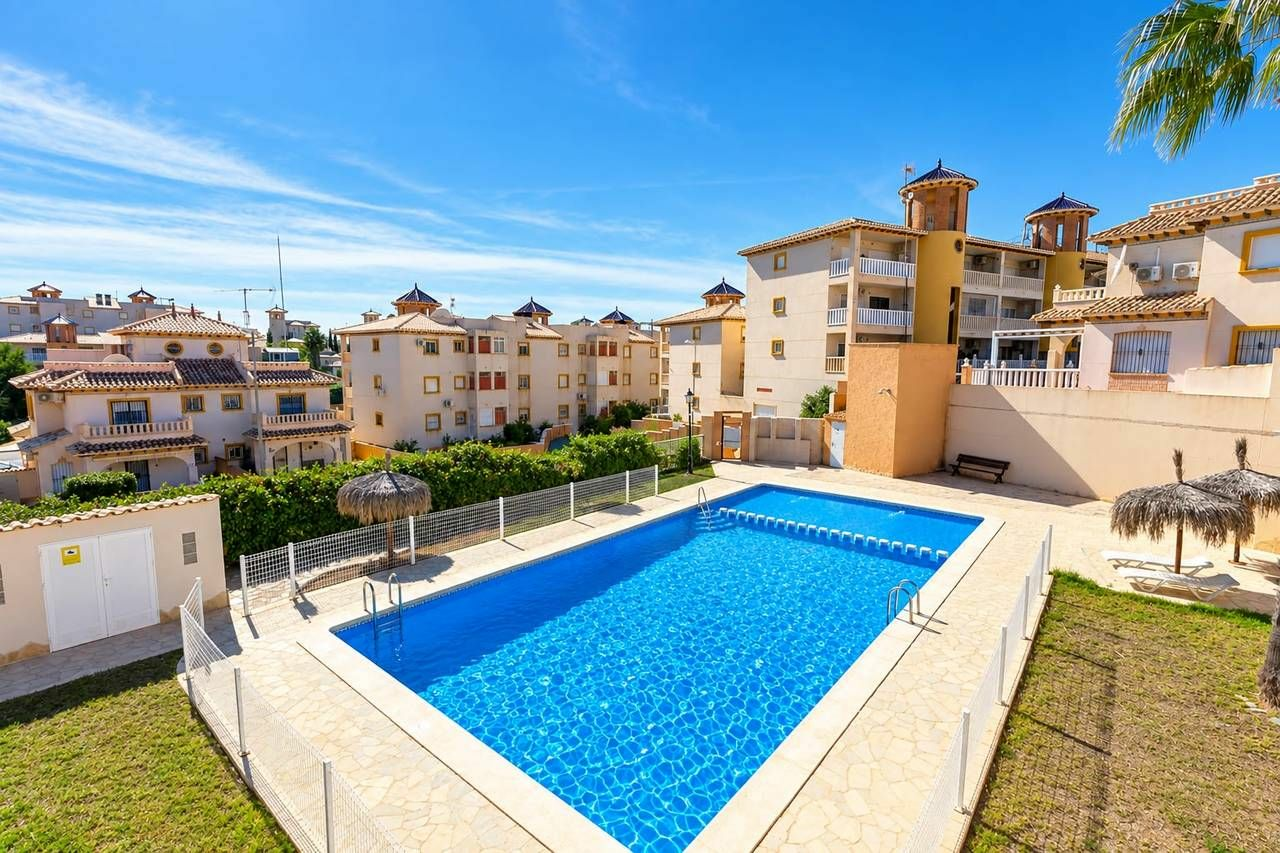 2-bedroom House In Cabo Roig, Spain (97 M²)