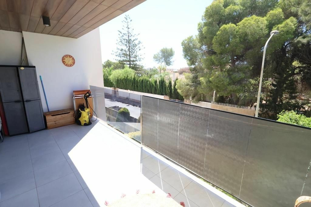 2-bedroom Apartment In Orihuela Costa, Spain (80 M²)