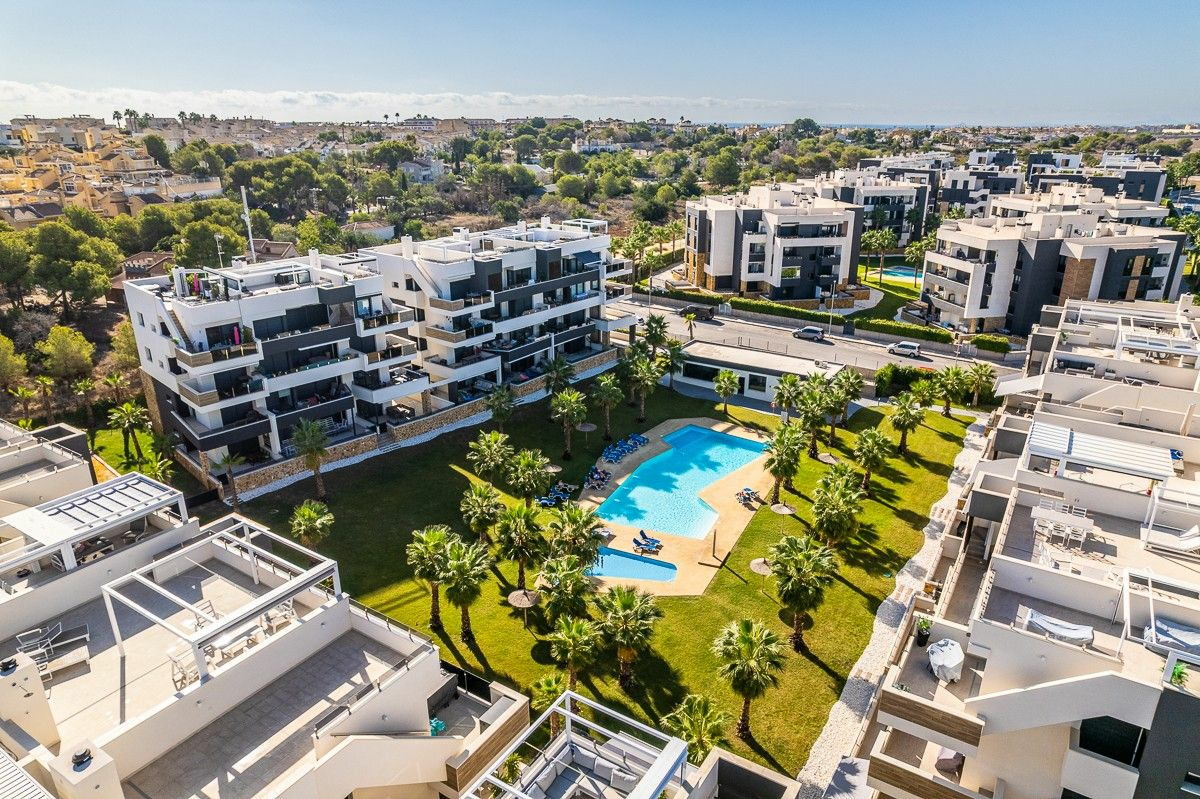 2-bedroom Penthouse In Orihuela Costa, Spain (75 M²)