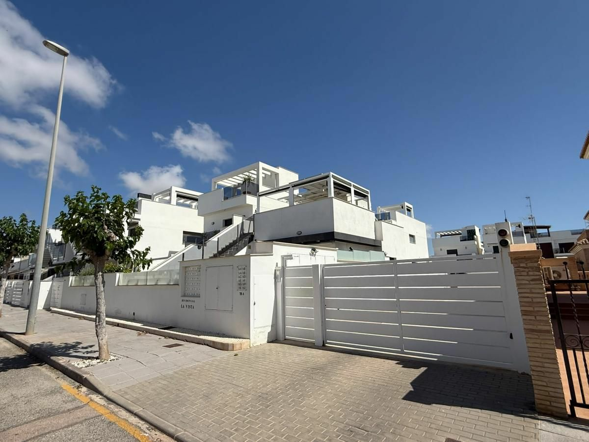 3-bedroom Apartment In Pilar De La Horadada, Spain