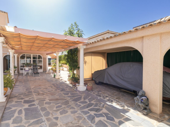 4-bedroom Villa In Orihuela Costa, Spain (180 M²)