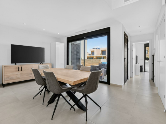 5-bedroom Villa In Rojales, Spain (214 M²)