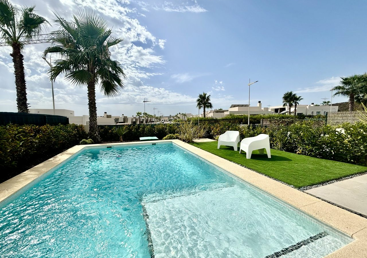 4-bedroom Villa In Algorfa, Spain (133 M²)