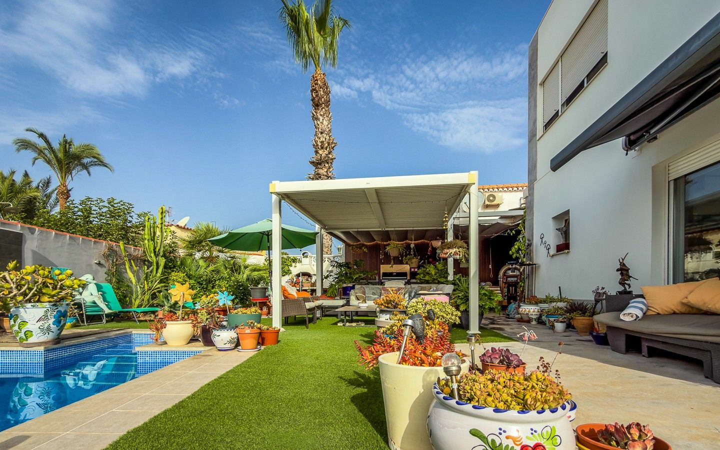 2-bedroom Villa In Torrevieja, Spain (130 M²)