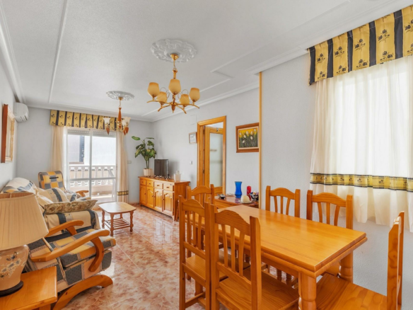 2-bedroom Apartment In Torrevieja, Spain (77 M²)