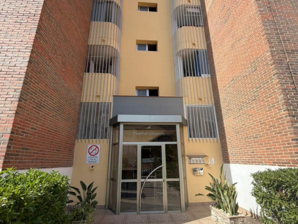 2-bedroom Apartment In Torrevieja, Spain (74 M²)