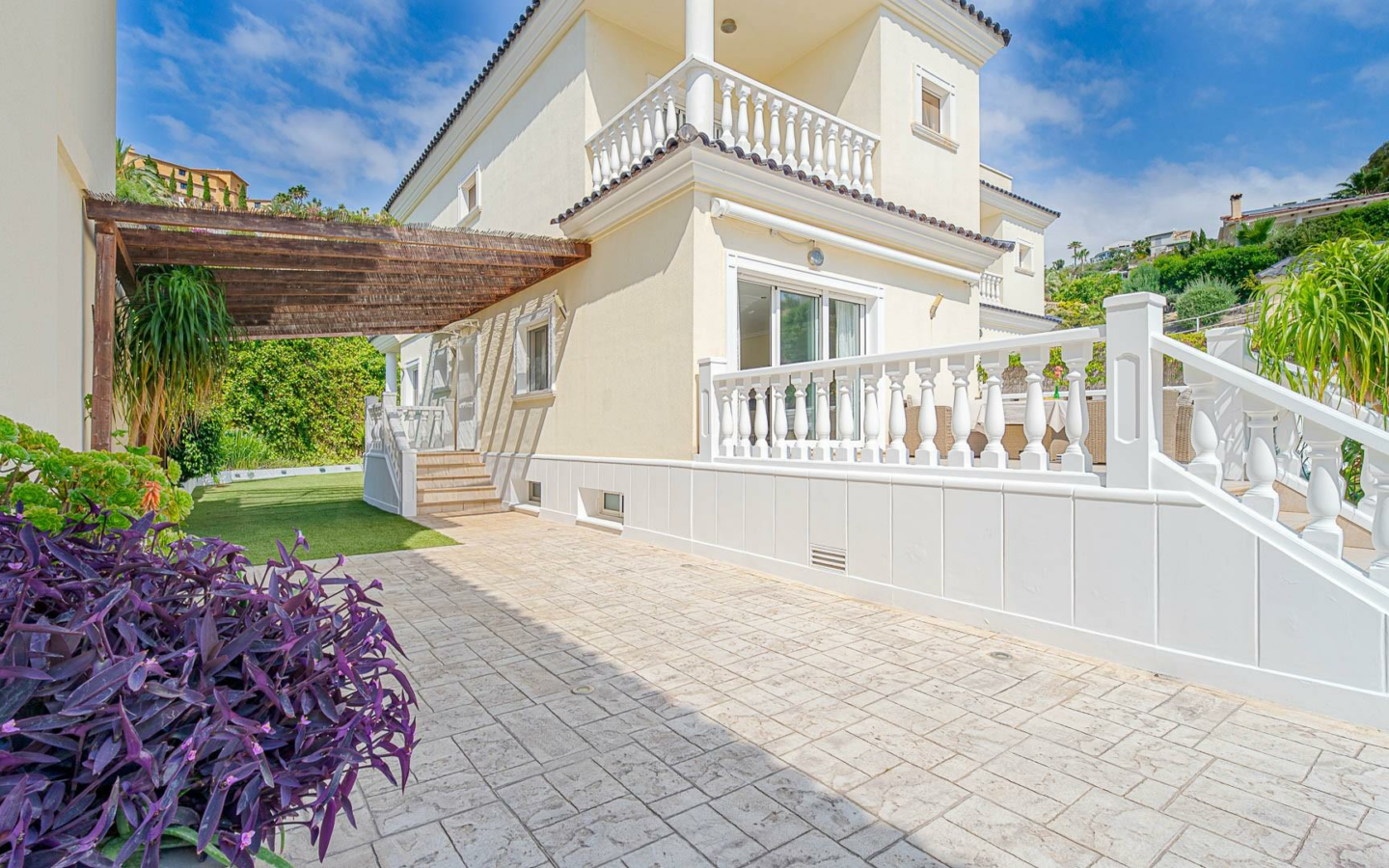 5-bedroom Villa In El Campello, Spain (245 M²)