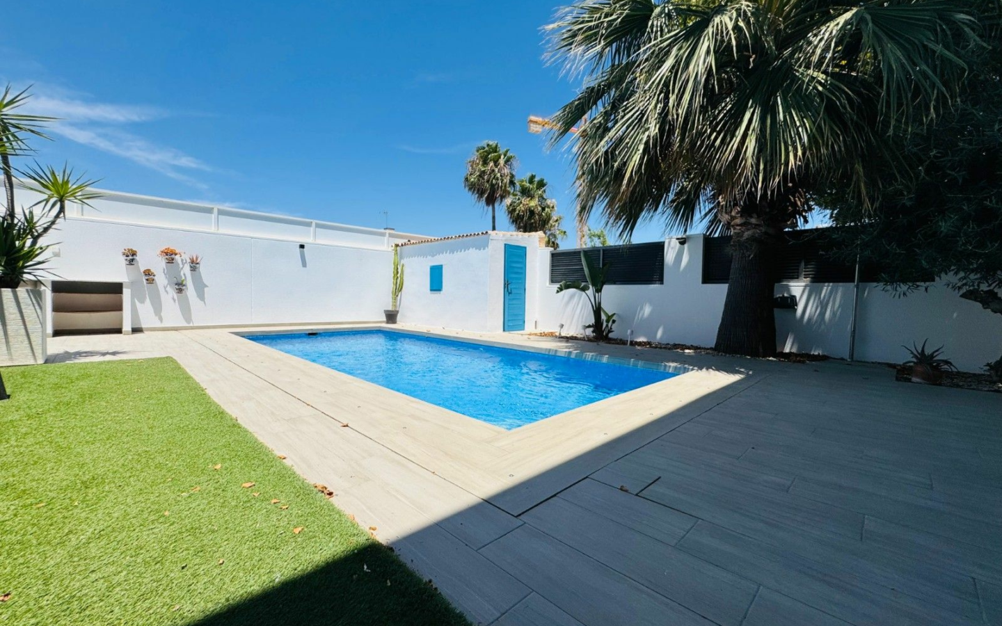 3-bedroom Villa In San Pedro Del Pinatar, Spain (154 M²)