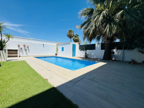 3-bedroom Villa In San Pedro Del Pinatar, Spain (154 M²)