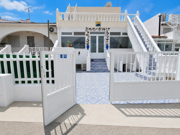 3-bedroom House In Almoradi, Spain (188 M²)