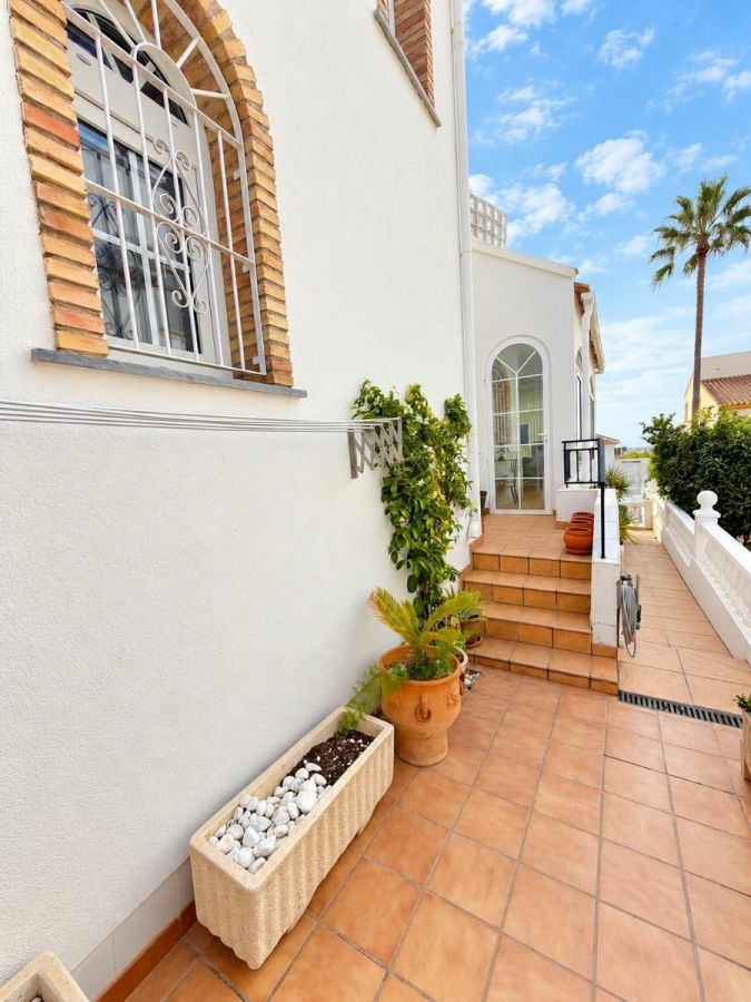 3-bedroom Villa In Orihuela Costa, Spain (320 M² Plot)