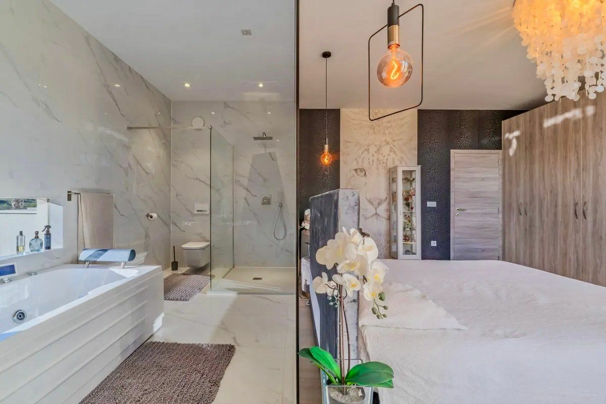 4-bedroom Villa In Benijofar, Spain (528 M²)