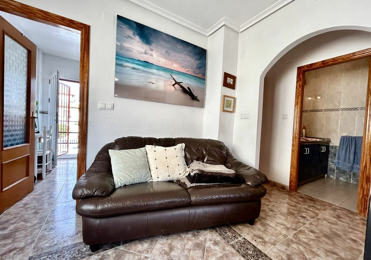 3-bedroom Apartment In Orihuela Costa, Spain (52 M²)