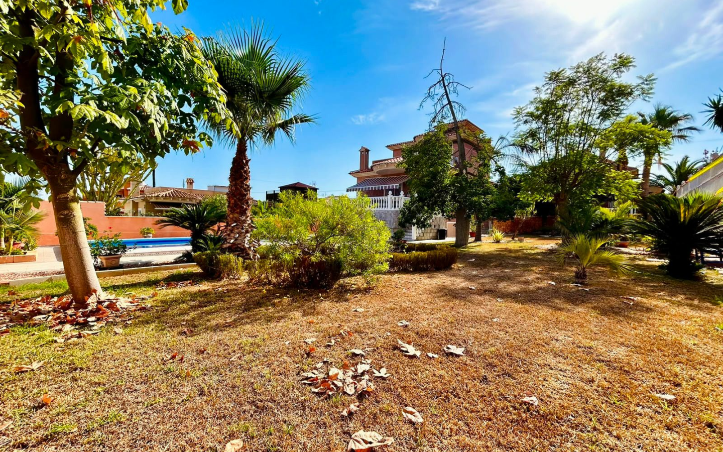 2-bedroom Villa In Torrevieja, Spain (200 M²)