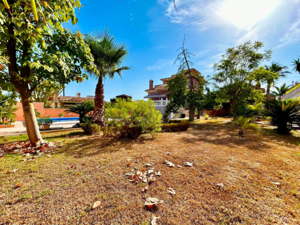 2-bedroom Villa In Torrevieja, Spain (200 M²)