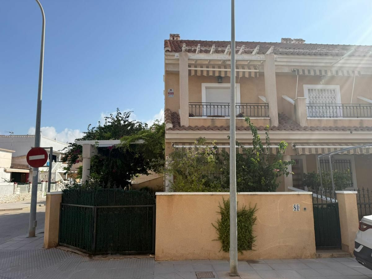 4-bedroom Terraced House In Pilar De La Horadada, Spain (122 M²)