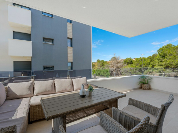 2-bedroom Apartment In Orihuela Costa, Spain (80 M²)