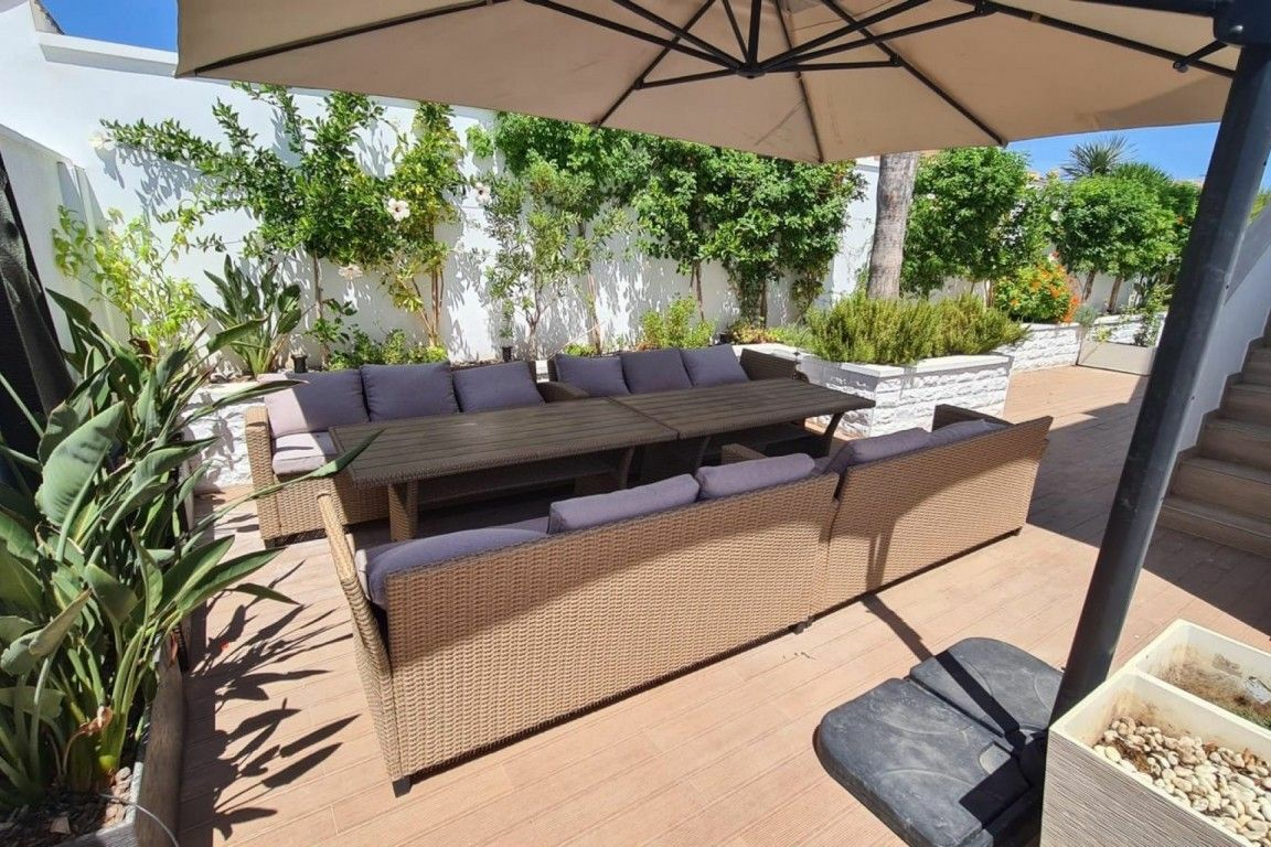 3-bedroom Villa In Almoradi, Spain (165 M²)